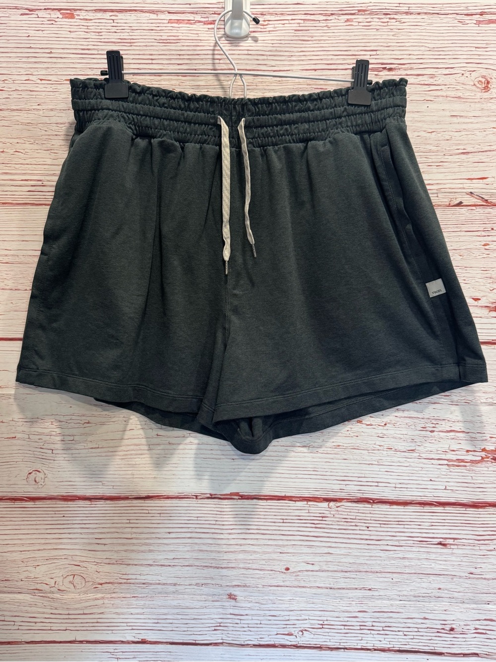 Vuori Halo Performance Short 2.0 in Moss Heather Sz L - Picture 1 of 7